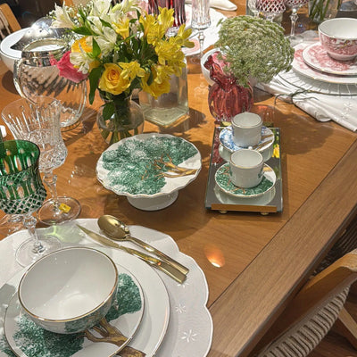 PRÉ-VENDA: Porta Petit Four com Pé Cerâmica Ypê Verde com Filete de Ouro Scalla