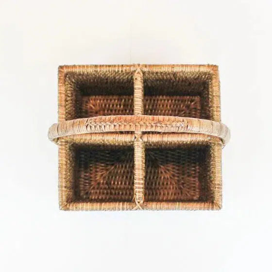 PRÉ-VENDA: Porta Talheres em Rattan com Alça Bahali 20x18cm