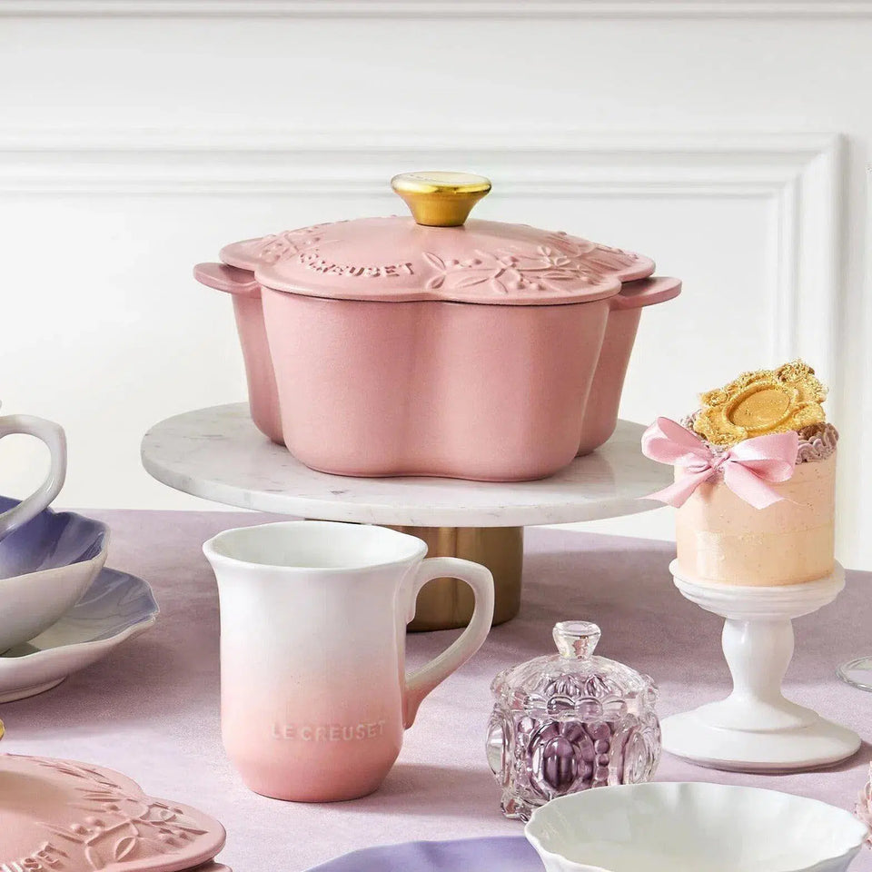 Panela Le Creuset Flower Sugar Pink com Pegador Dourado 2L 20cm