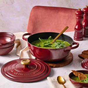 Panela Le Creuset Marmita Signature Rhone com Pegador Dourado 28cm