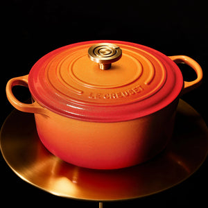 Panela Le Creuset Redonda Signature Flamme Dorée com Pegador Dourado 1,8L 18cm