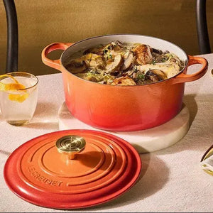 Panela Le Creuset Redonda Signature Flamme Dorée com Pegador Dourado 4,2L 24cm