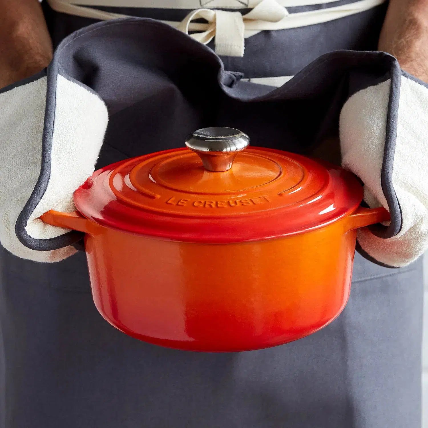 Panela Le Creuset Redonda Signature Laranja 6,7L 28cm