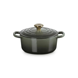 Panela Le Creuset Redonda Signature Thyme com Pegador Dourado 2,4L 20cm