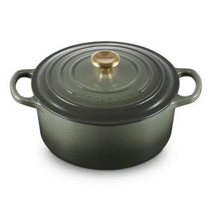 Panela Le Creuset Redonda Signature Thyme com Pegador Dourado 4,2L 24cm