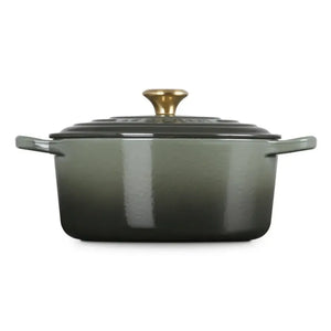 Panela Le Creuset Redonda Signature Thyme com Pegador Dourado 4,2L 24cm