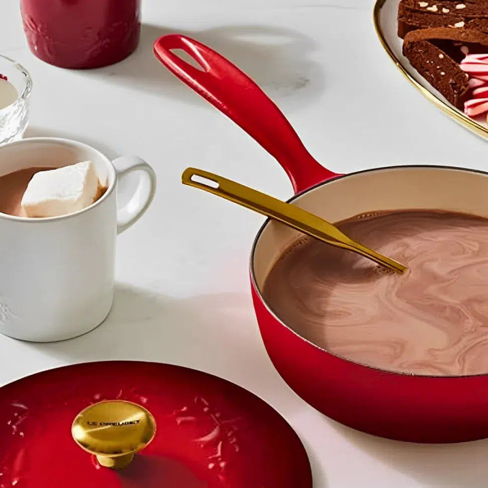 Panela Le Creuset Sautesse Vermelha com Pegador Dourado 21cm 2L Holly Collection