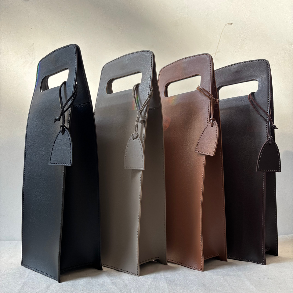 Porta Garrafa Simples Couro Ecológico Montana Marrom Atelier