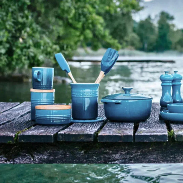 Pote Cerâmica com Tampa de Madeira Scandinavia Azul Caribe 420ml Le Creuset