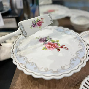 Prato para Bolo com Pé e Espátula New Bone China Mon Cheri 26x10,5cm L'Hermitage