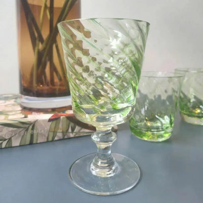 Taça Mozart em Puro Cristal para Água / Vinho Murano Colors Torcido Verde Clara 450ml