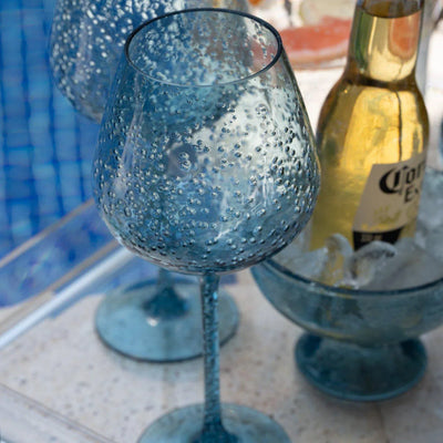 Taça Vinho Acrílico Detalhes Bolhas Azul 680ml
