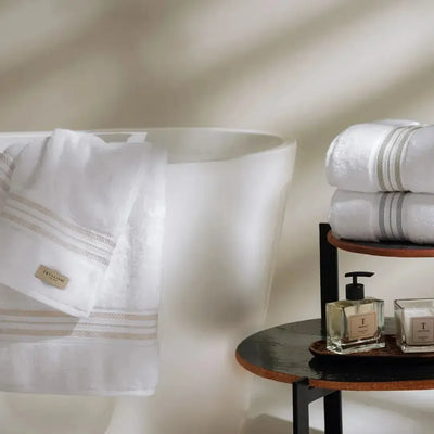 Toalha Banhão Barberine Branca / Nocciola Trussardi
