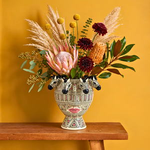 PRÉ-VENDA: Vaso Cerâmica Cabeça Zuri Detalhes Zebras Rosa 24cm