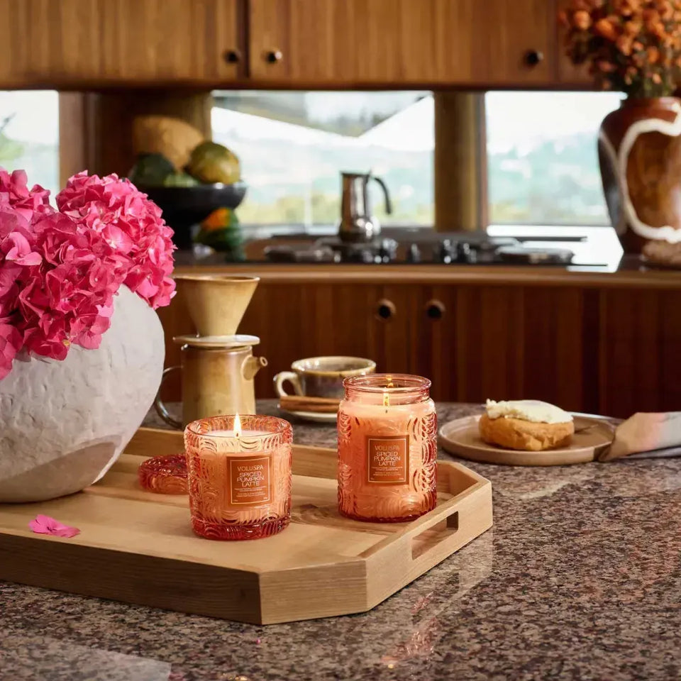 Vela Voluspa Copo de Vidro Clássico Spiced Pumpkin Latte 60 Horas