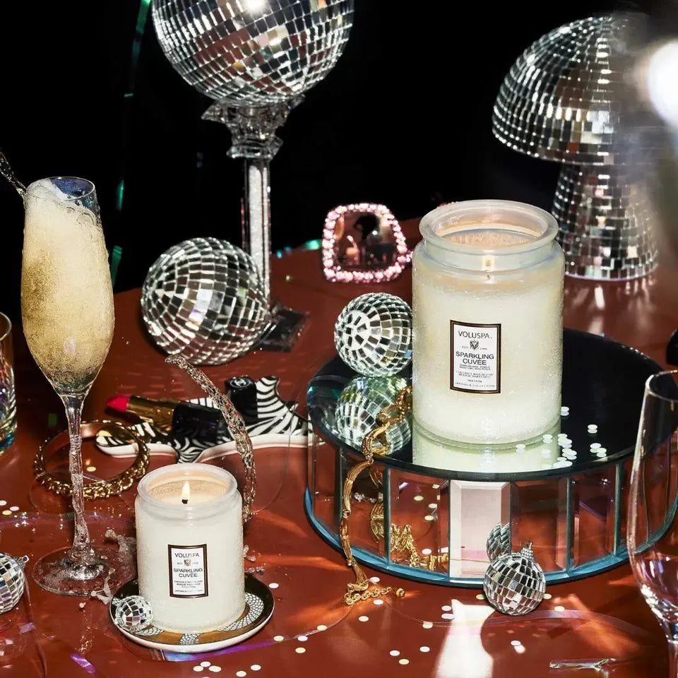 Vela Voluspa Pote com Tampa de Vidro Grande Sparkling Cuvee 100 Horas