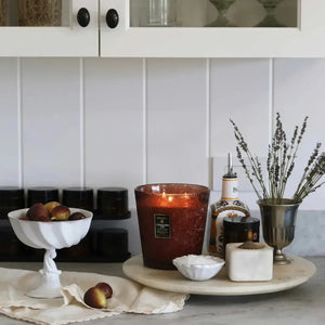 Vela Voluspa Vaso Pedestal 3 Pavios Forbidden Fig 80 Horas