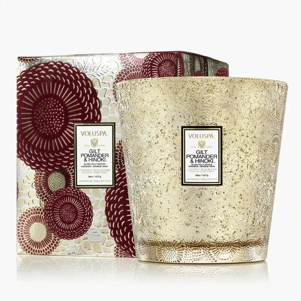 Vela Voluspa Vaso Pedestal 3 Pavios Gilt Pomander e Hinoki 80 Horas