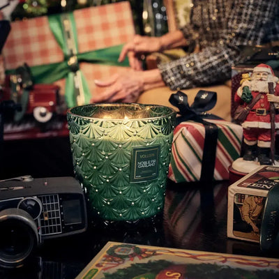 Vela Voluspa Vaso Pedestal 3 Pavios Noble Fir Garland 80 Horas