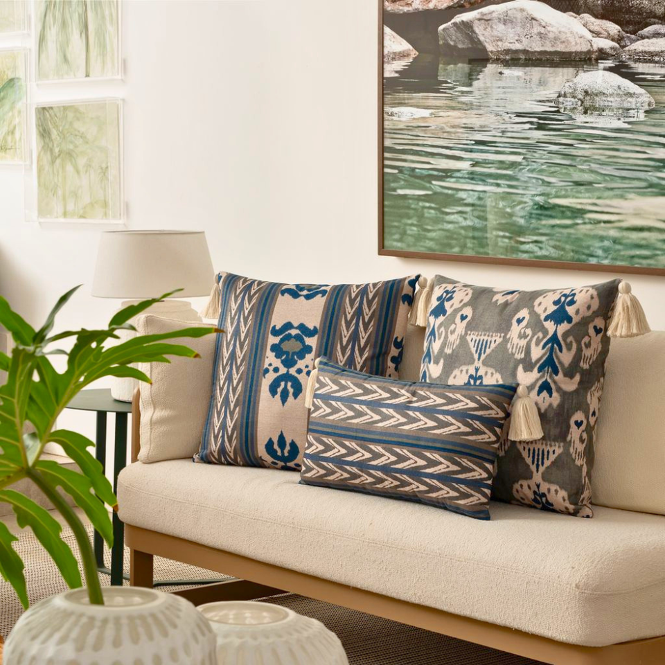 Almofada Linho 52X52 Ikat Off White e Verde Tassel