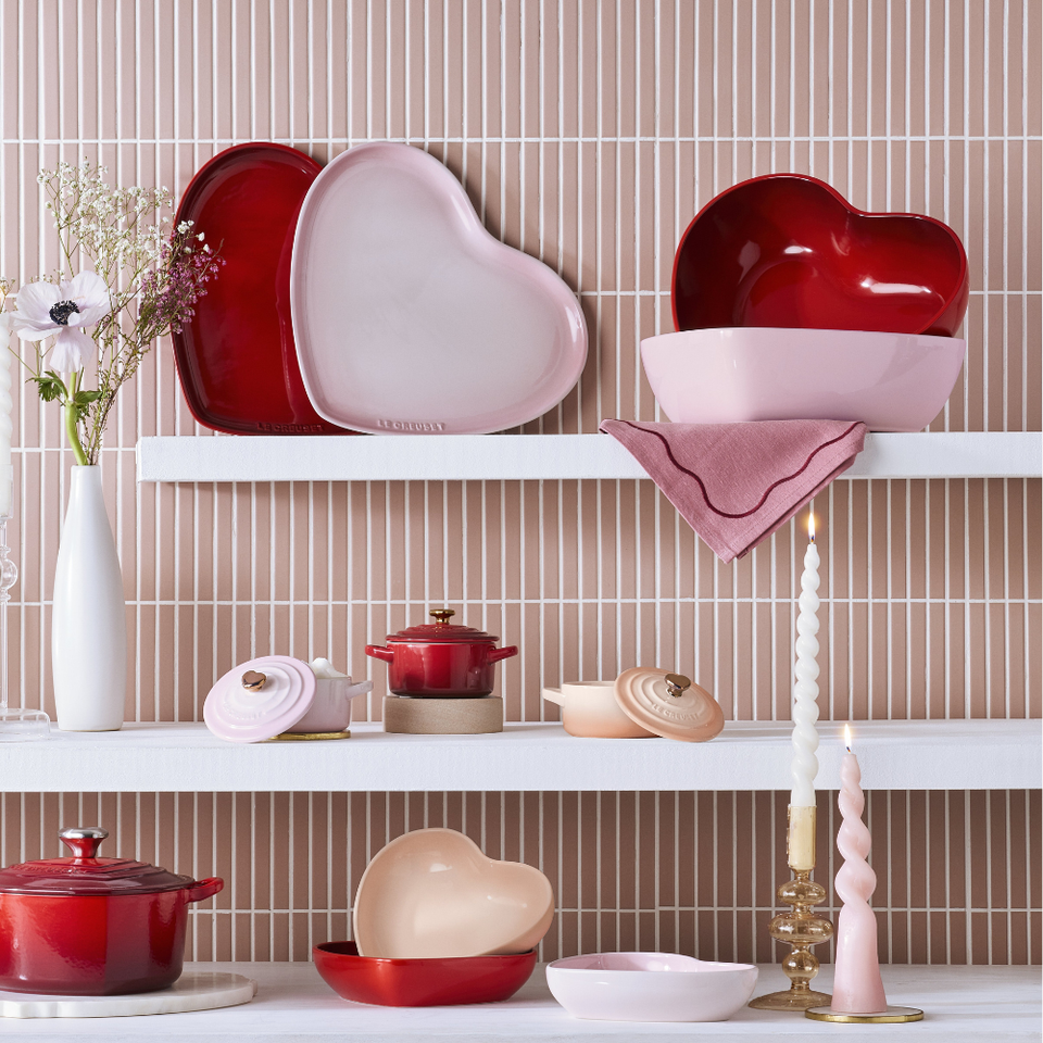 PRÉ-VENDA: Bandeja de Servir Coração Cerâmica Sphere Seoul Vermela 32cm Le Creuset