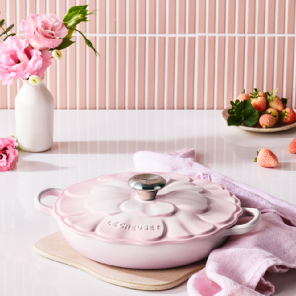 Caçarola Buffet Signature Petal Shell Pink 2,2L 26cm Le Creuset