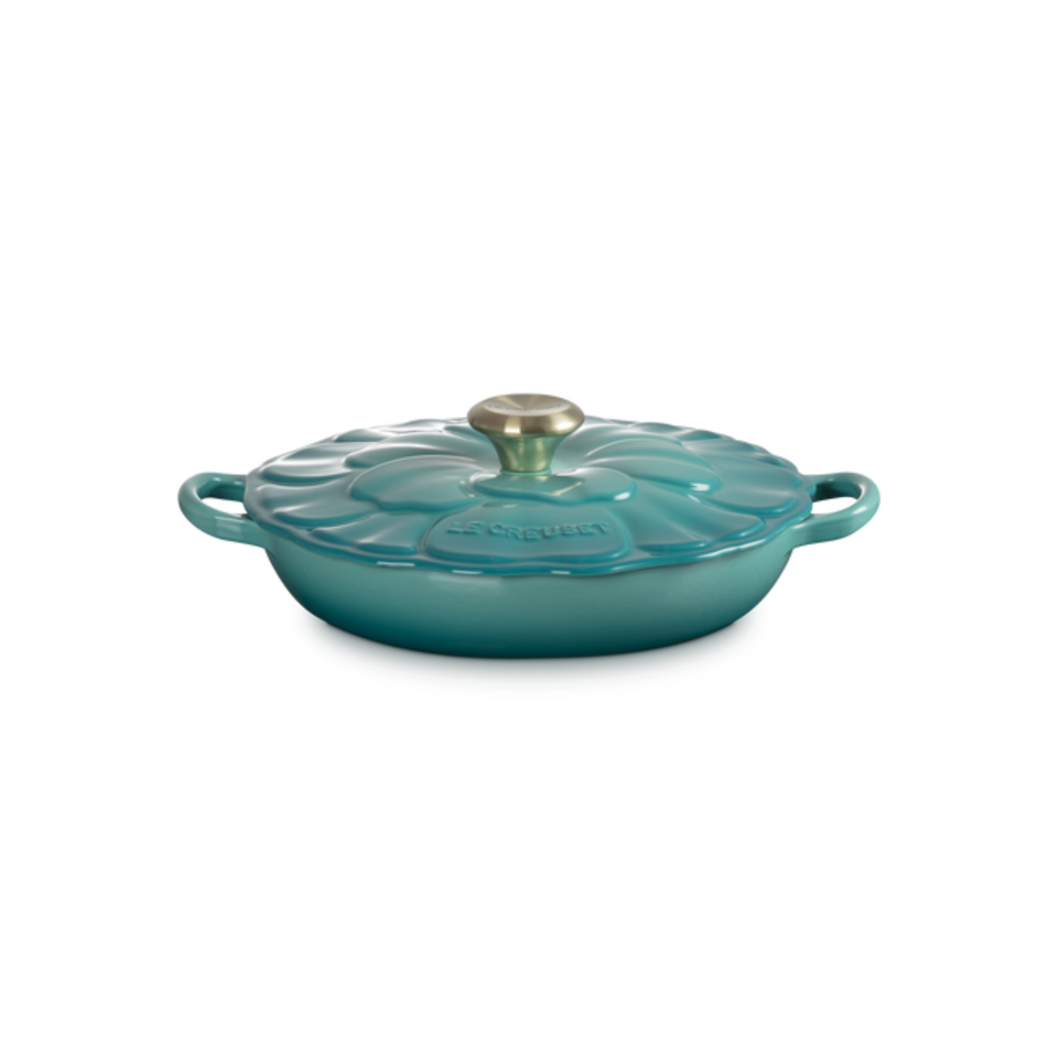 Caçarola Buffet Signature Petal Bleu Riviera com Pegador Dourado 2,2L 26cm Le Creuset