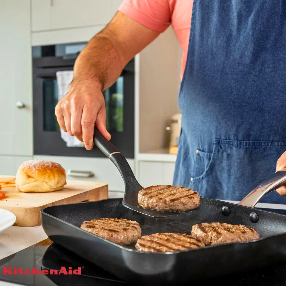 Espátula Perfurada 35cm Cozinha em Nylon Preta KitchenAid