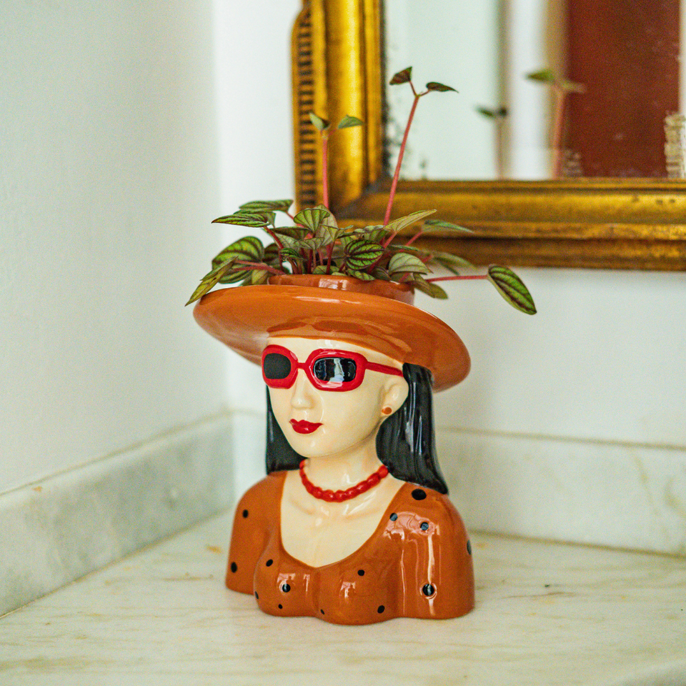 Vaso Mulher Chapéu Cerâmica 22cm Tuut
