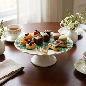 Porta Petit Four com Pé Cerâmica Ypê Verde com Filete de Ouro Scalla