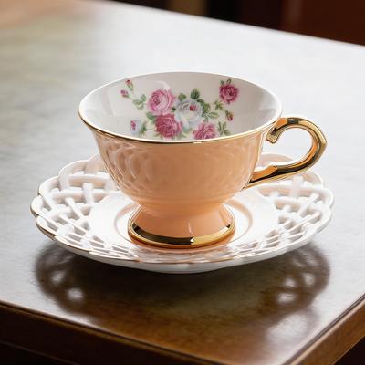 Jogo 4 Xícaras de Café com Pires New Bone China Mon Désir Borda Dourada 90ml L'Hermitage